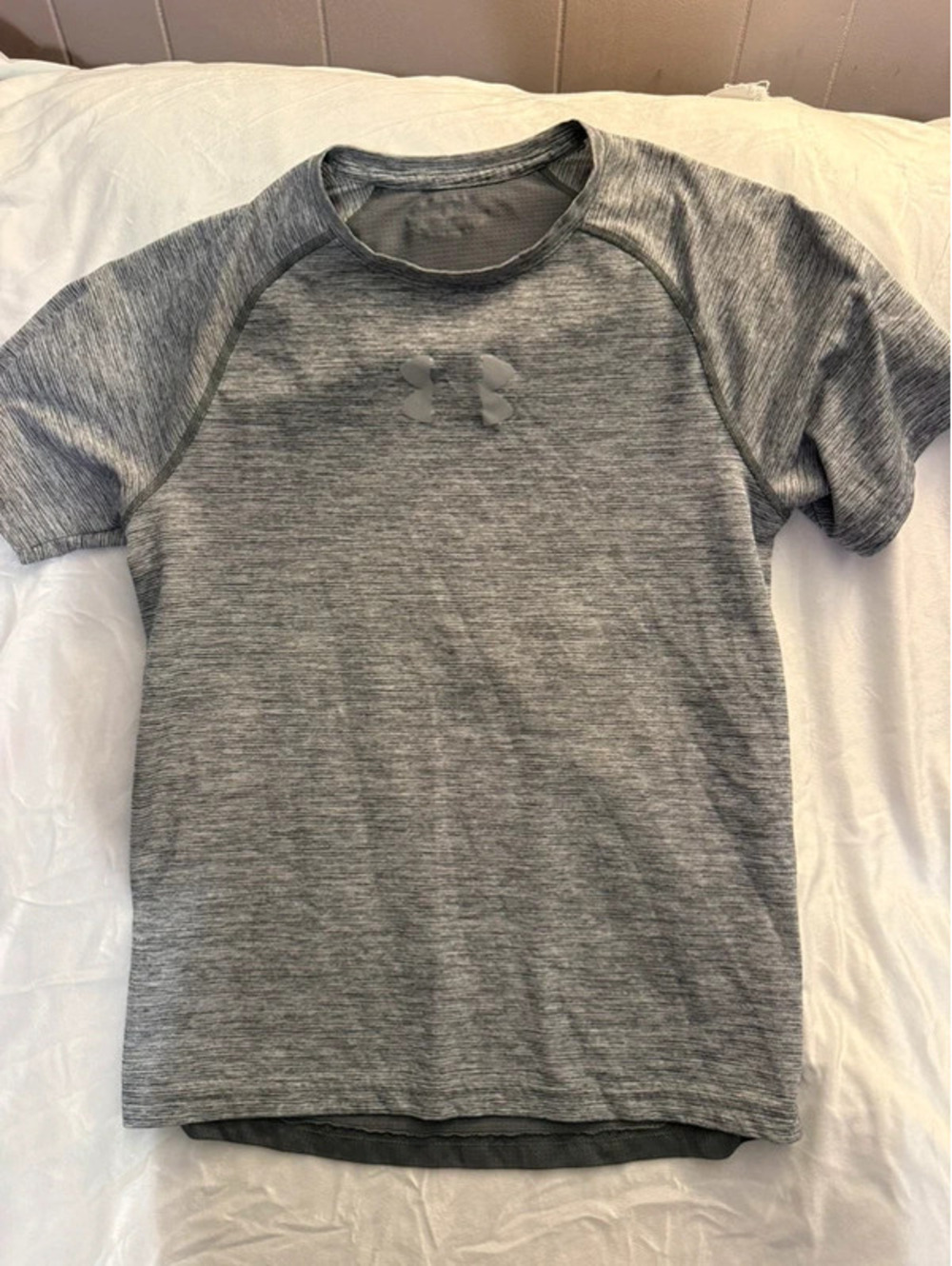 Men’s Medium Under Armor Tshirt
